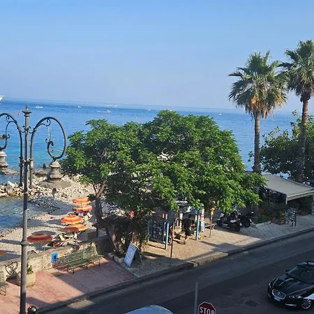 Lucia & Giovanni Bed & Breakfast Giardini Naxos